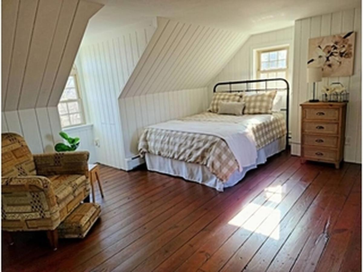 Downingtown Manor - 1900S Farmhouse With Creek Views Luaran gambar
